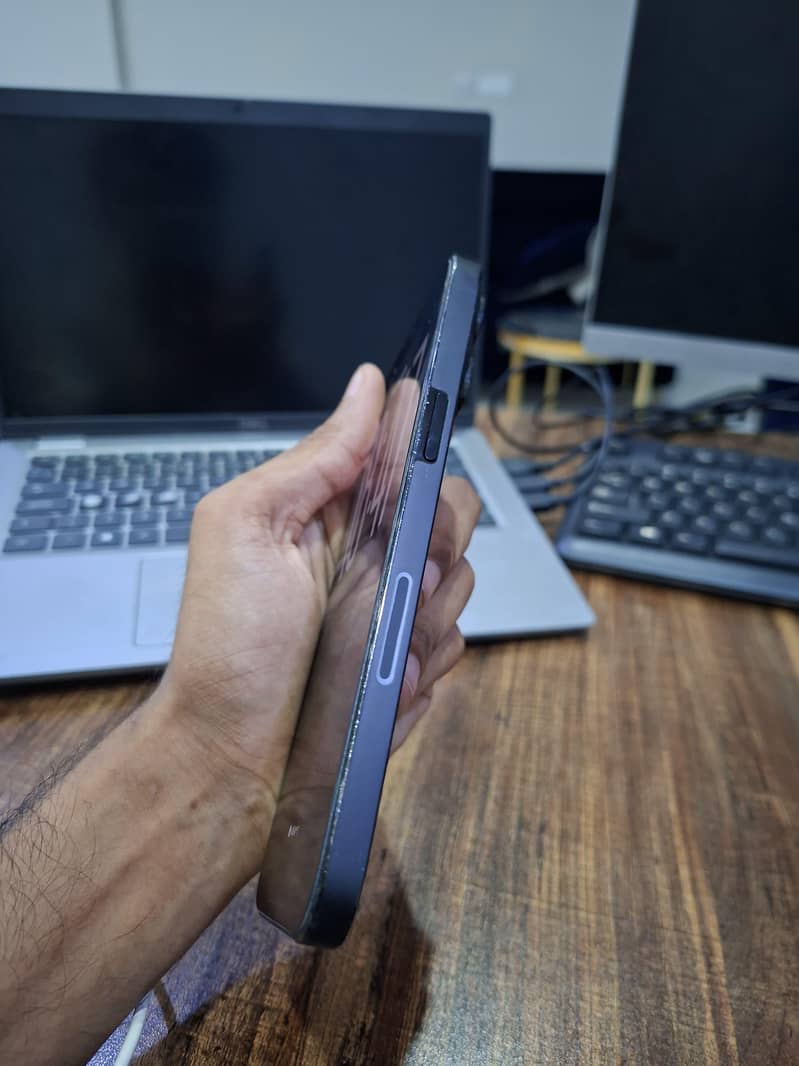 Apple iPhone 14 Pro Max 2