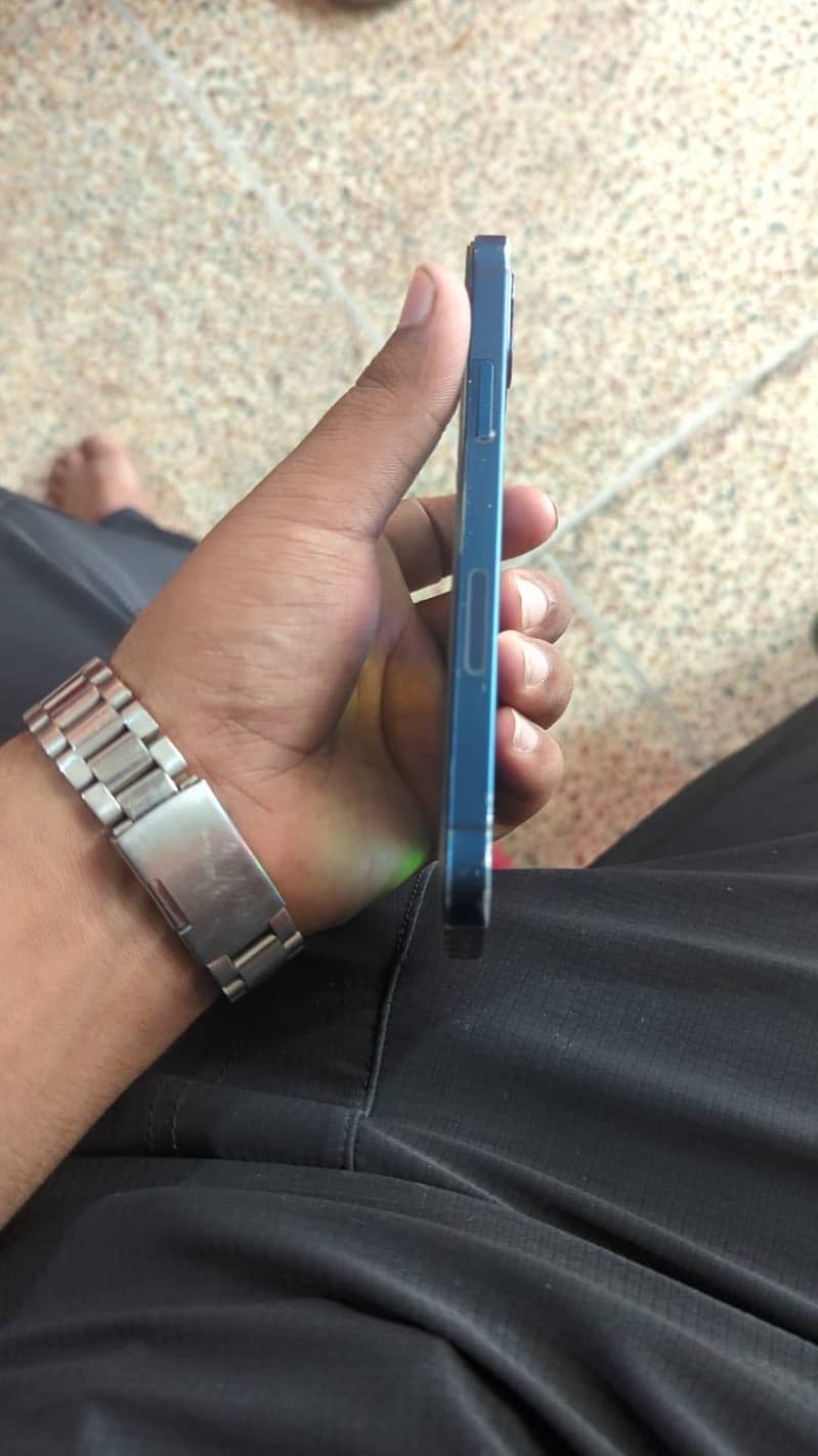 Apple iPhone 12 0