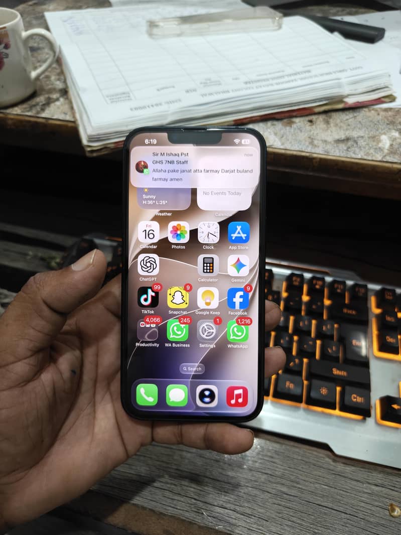 Apple iPhone 14 4