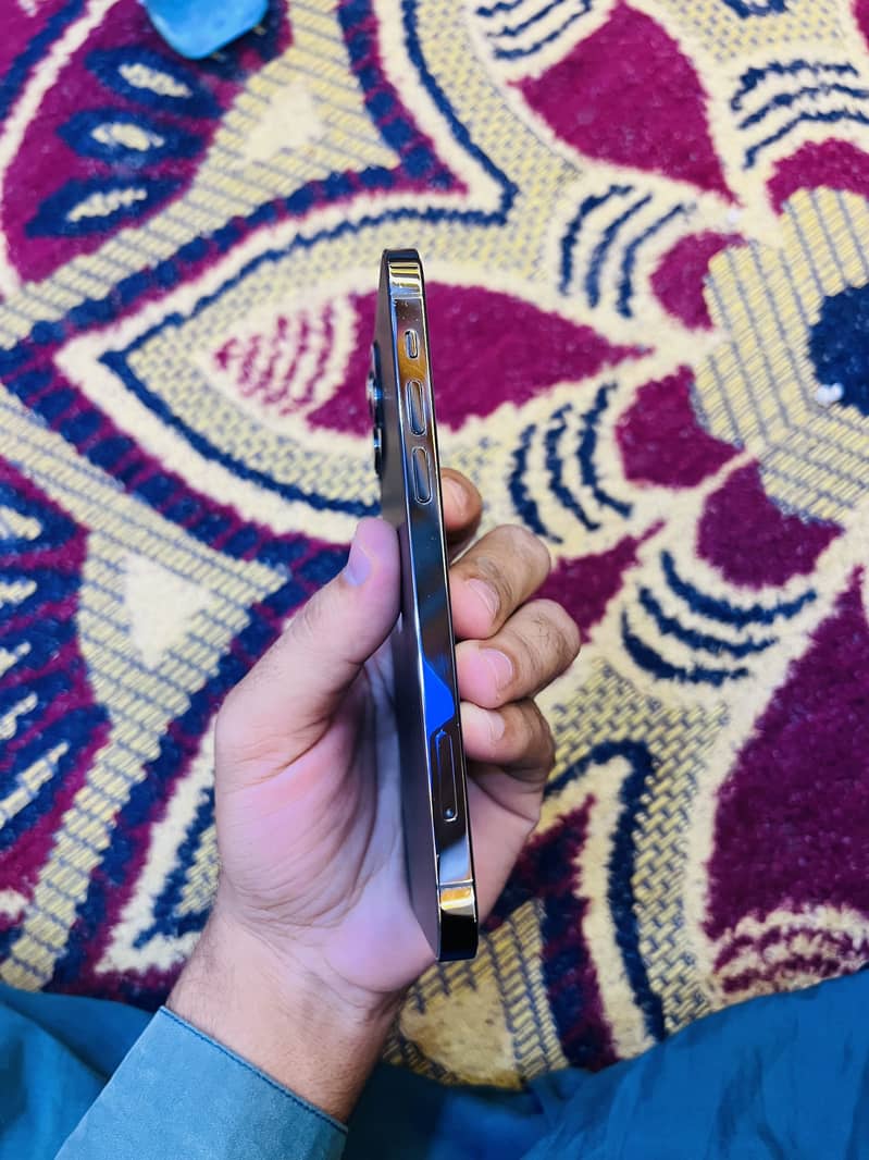 Apple iPhone 12 Pro 1