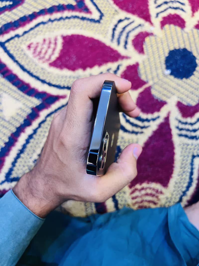 Apple iPhone 12 Pro 3