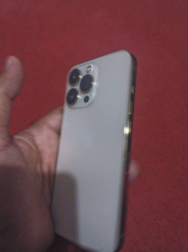 Apple iPhone 13 Pro 3