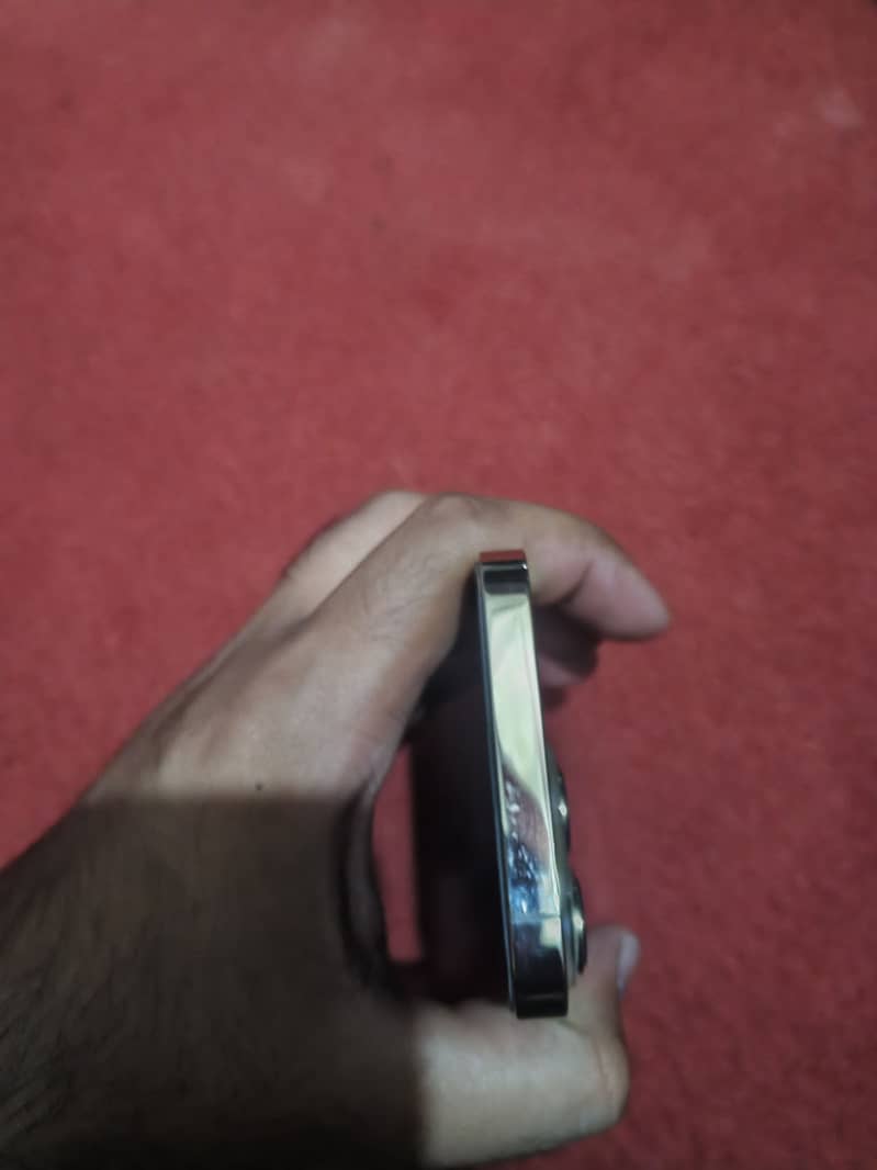 Apple iPhone 13 Pro 4