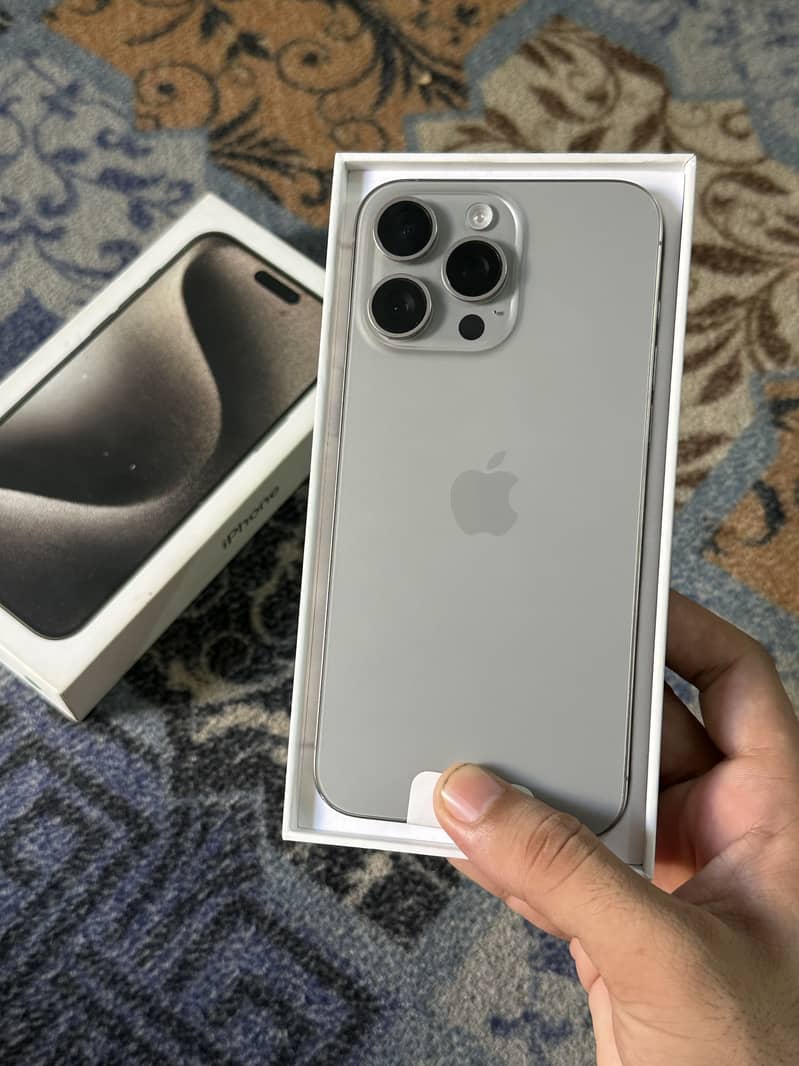 iPhone 15 Pro Max 0