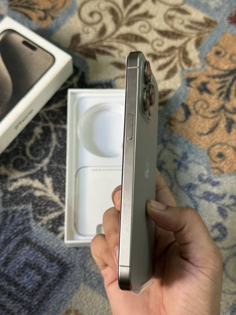 iPhone 15 Pro Max 1