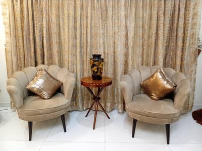 2 sofa chairs