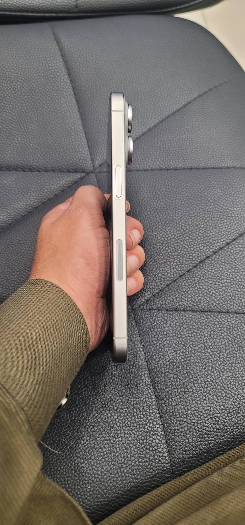 Apple iPhone 15 Pro Max 1