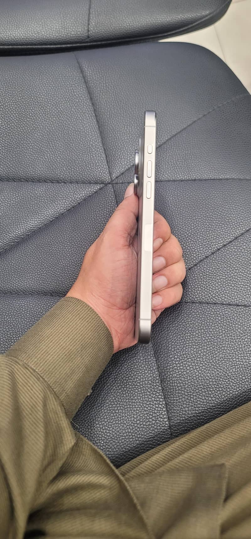 Apple iPhone 15 Pro Max 3