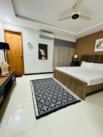 1 bed fully luxury apartments available for rent