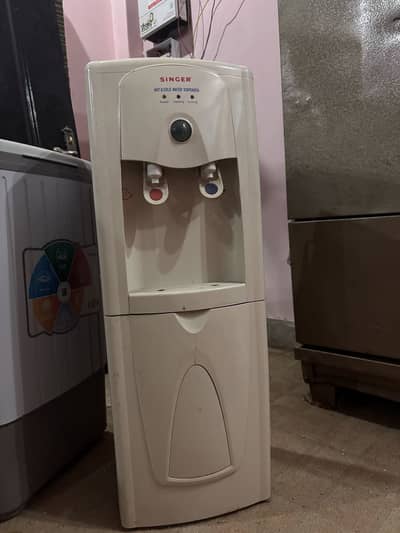 Singer Hot & Cold Water Dispenser - 100% Working - Garmi Sardi Dono
