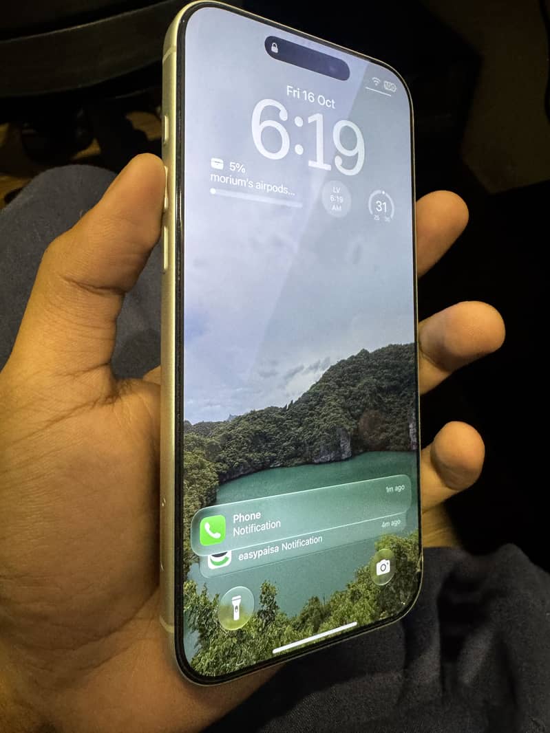 Apple iPhone 17 Pro Max 1