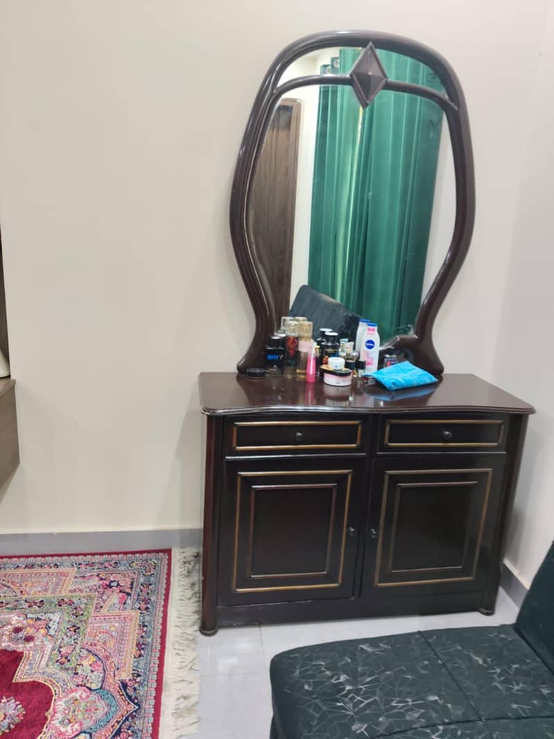 Dressing table 2