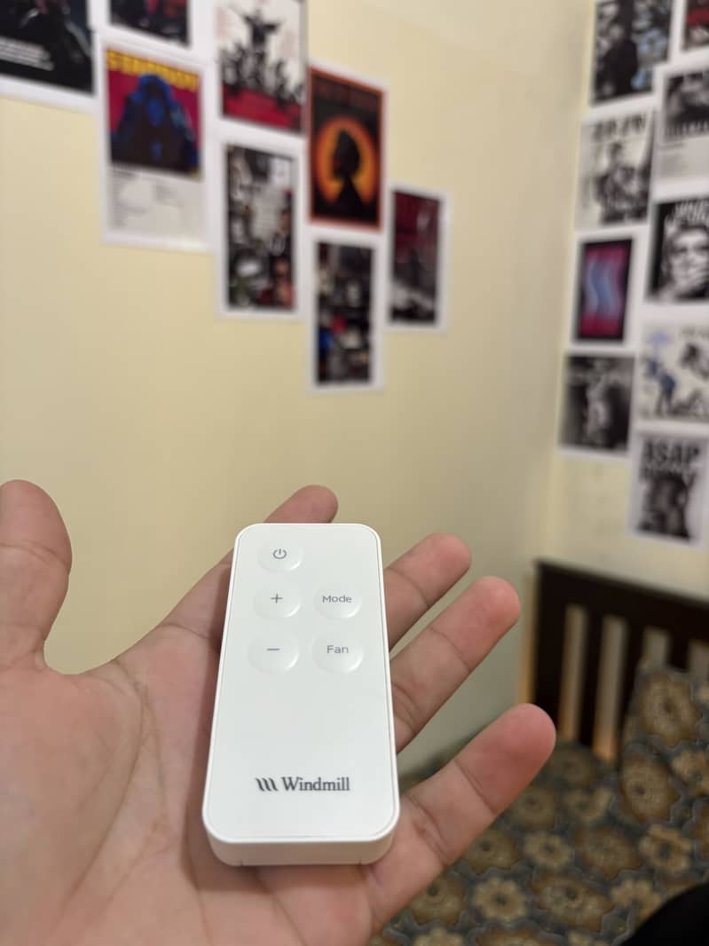 Windmill window AC 0