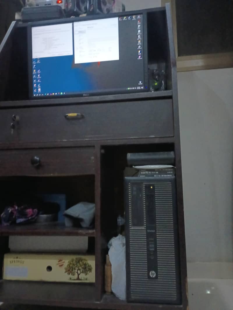 HP Computer - Tower - Workstation 1