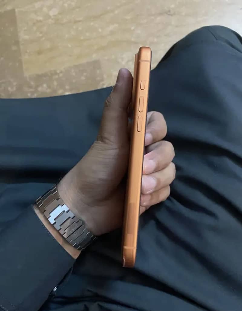 iPhone 17 Pro Max 4