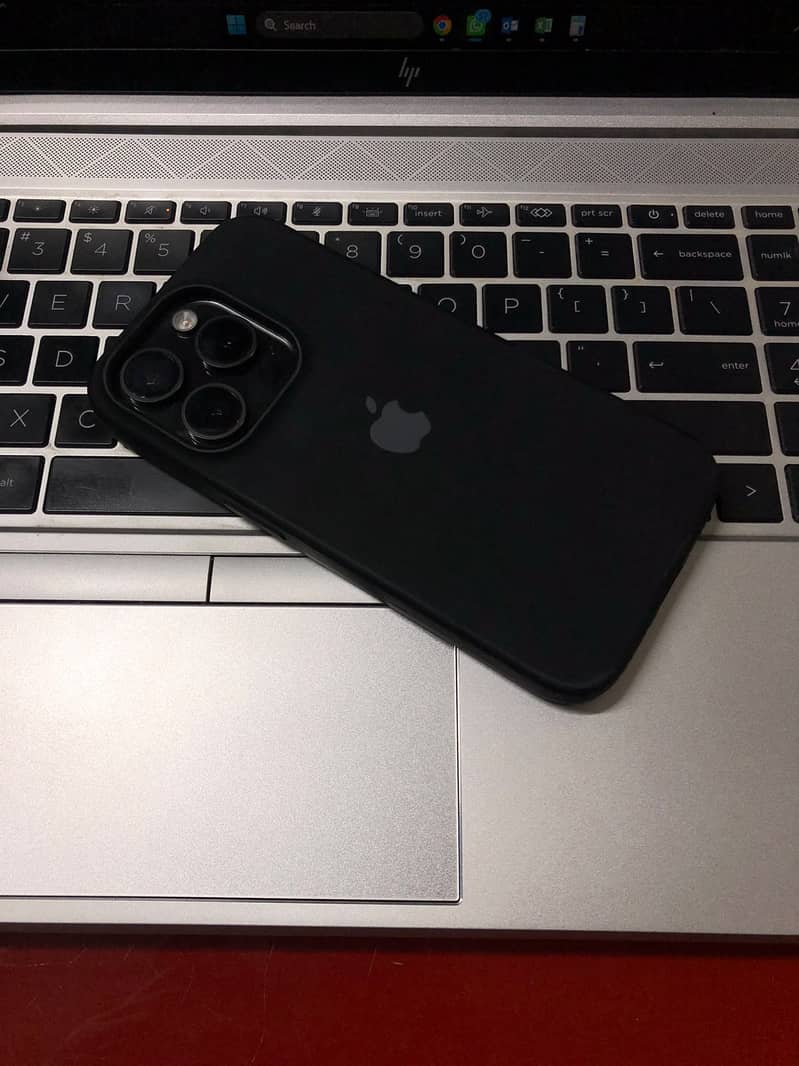 Apple iPhone 15 Pro 0