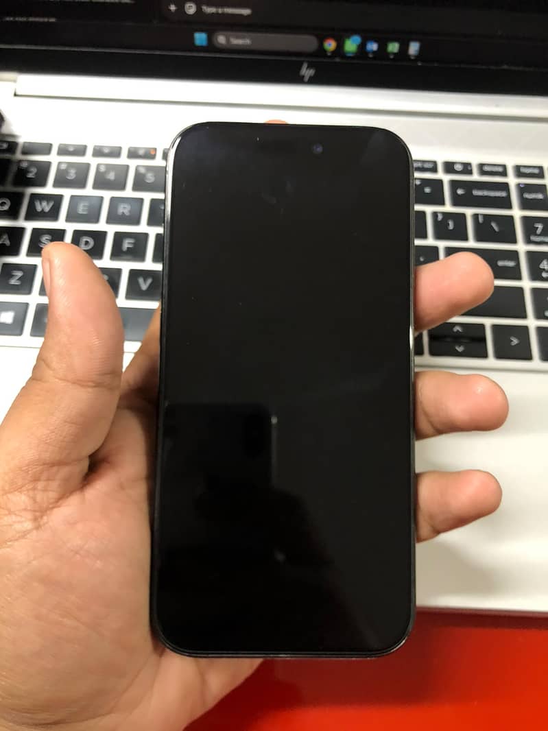 Apple iPhone 15 Pro 4