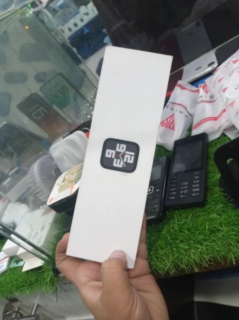 watch with box 10/10 4