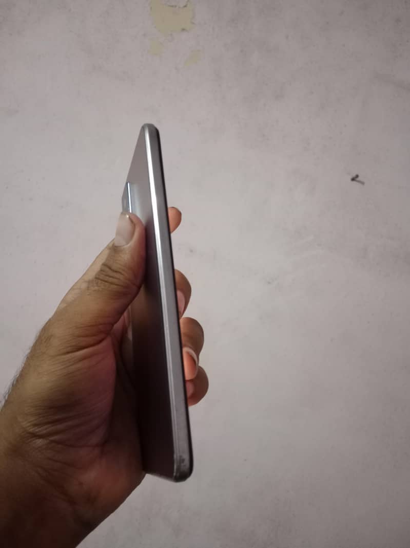 Vivo V21 3