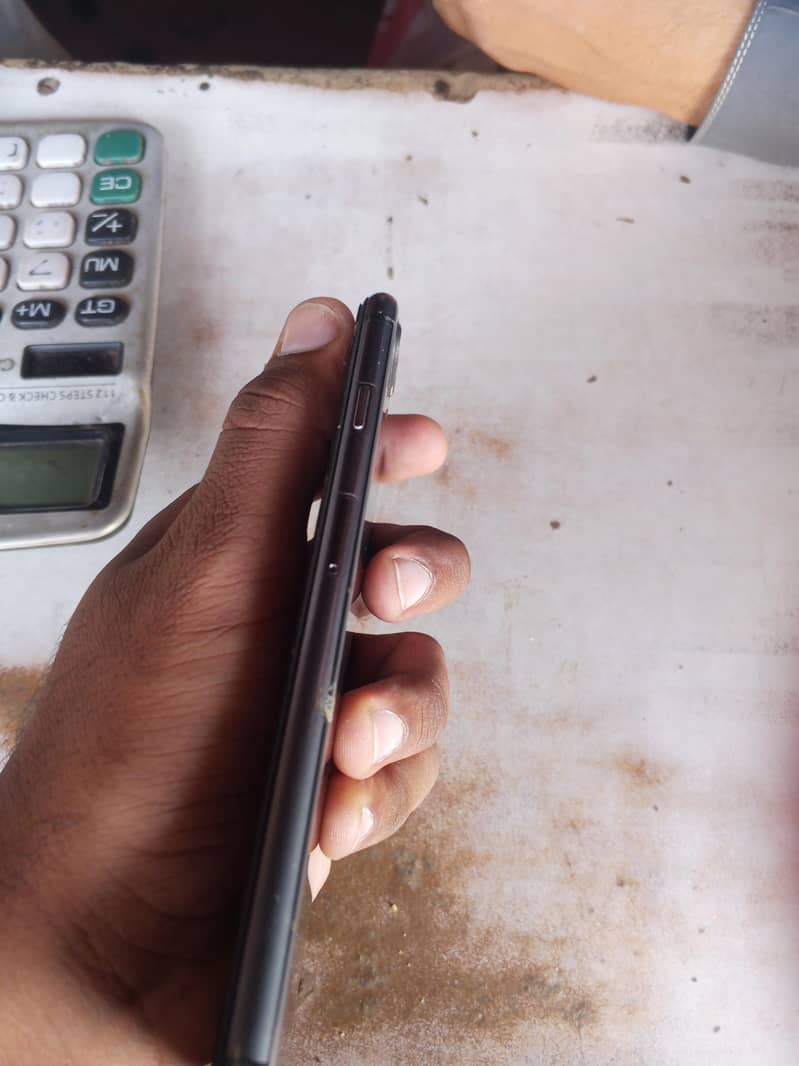 Apple iPhone 8 Plus 1