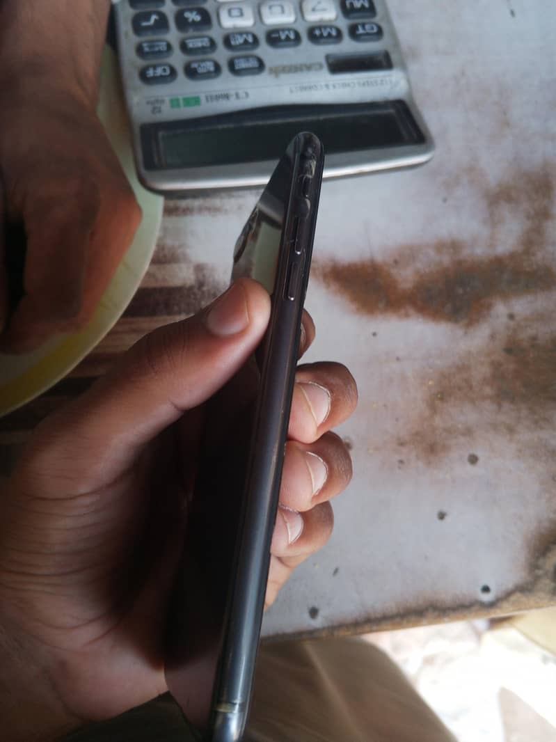 Apple iPhone 8 Plus 3
