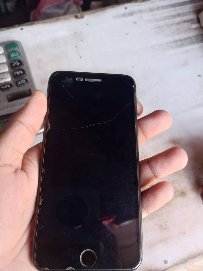 Apple iPhone 8 Plus 4