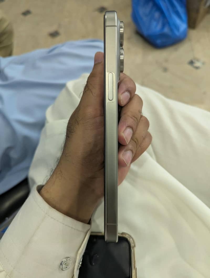 Apple iPhone 15 Pro Max 5