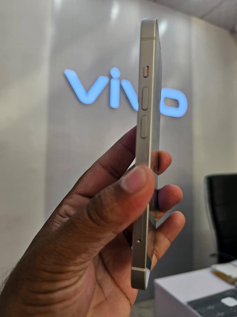 Apple iPhone 14 4