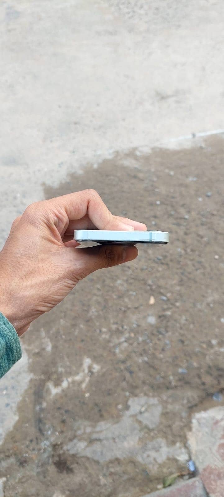 Apple iPhone 12 3