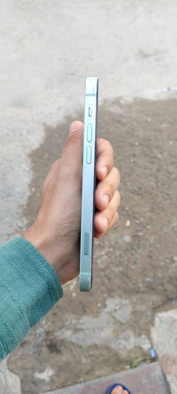 Apple iPhone 12 4