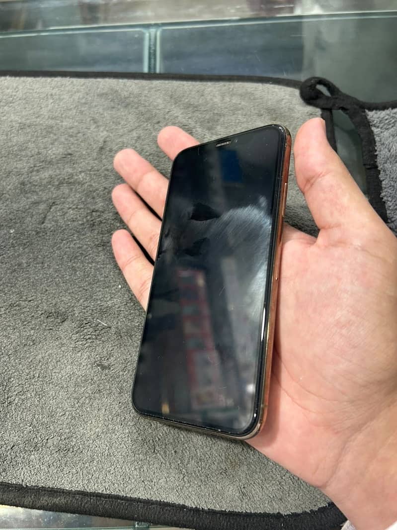 Apple iPhone XS 6