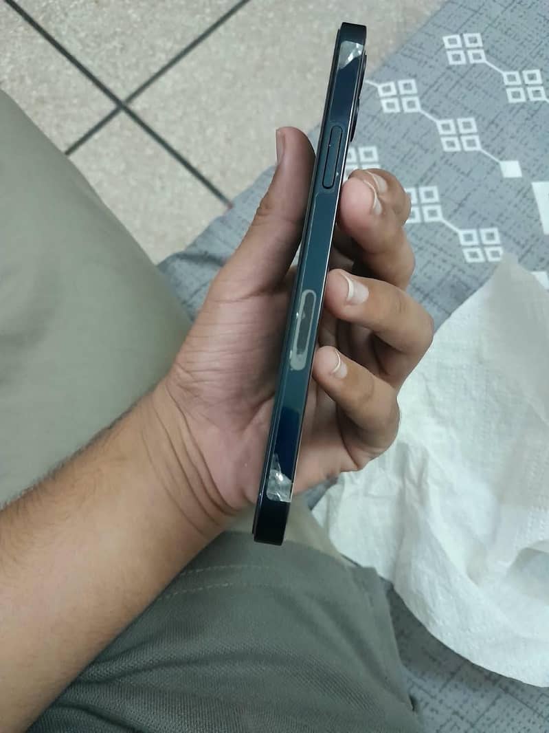 iPhone 12 3