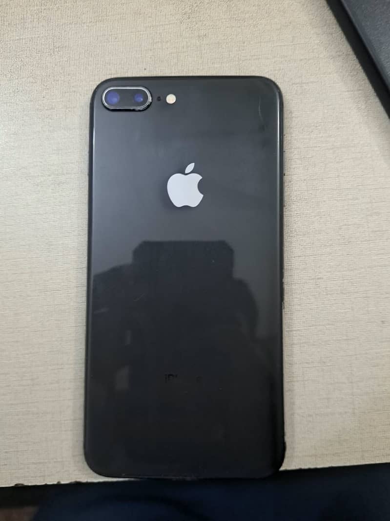 Apple iPhone 8 Plus 1