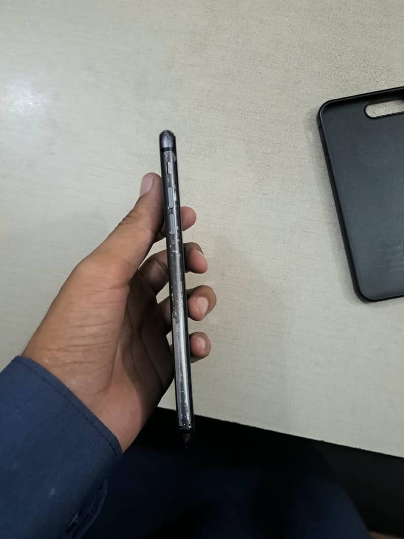 Apple iPhone 8 Plus 2