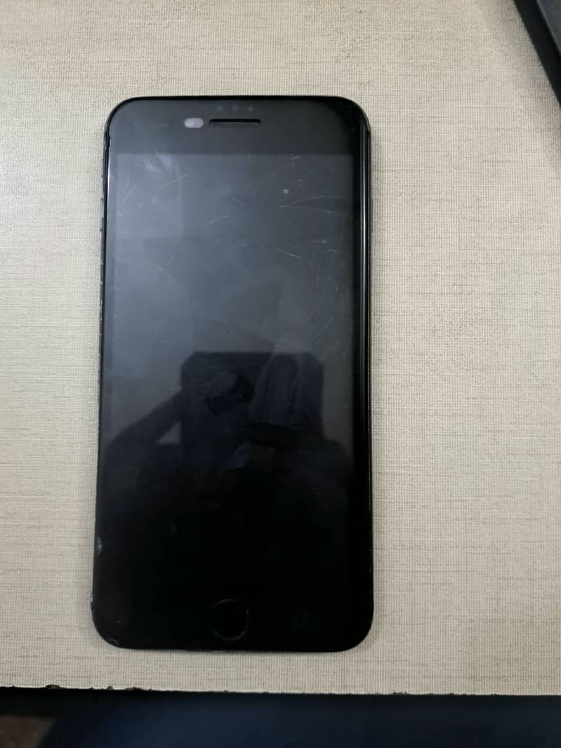 Apple iPhone 8 Plus 3