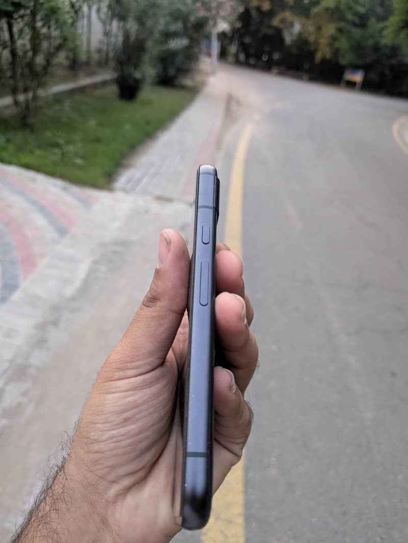 Google Pixel 8a 4