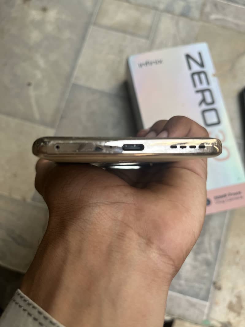 Infinix Zero 30 3