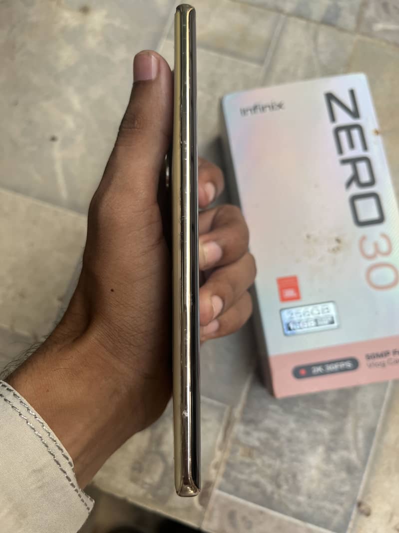 Infinix Zero 30 4