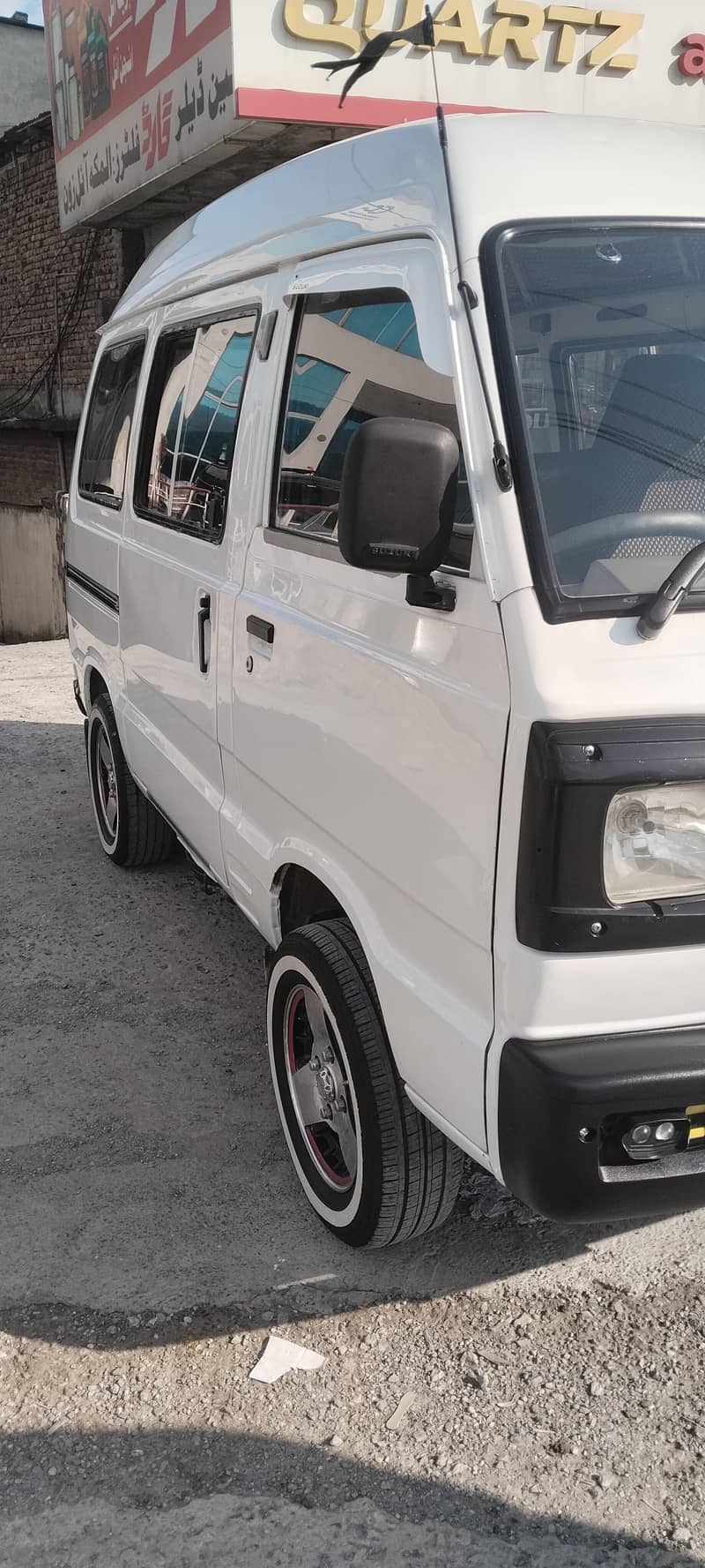 Suzuki Bolan 2011 0