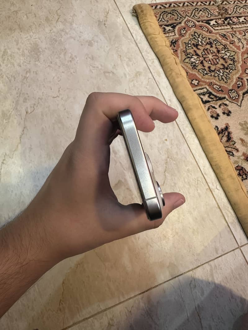 Apple iPhone 15 Pro 1
