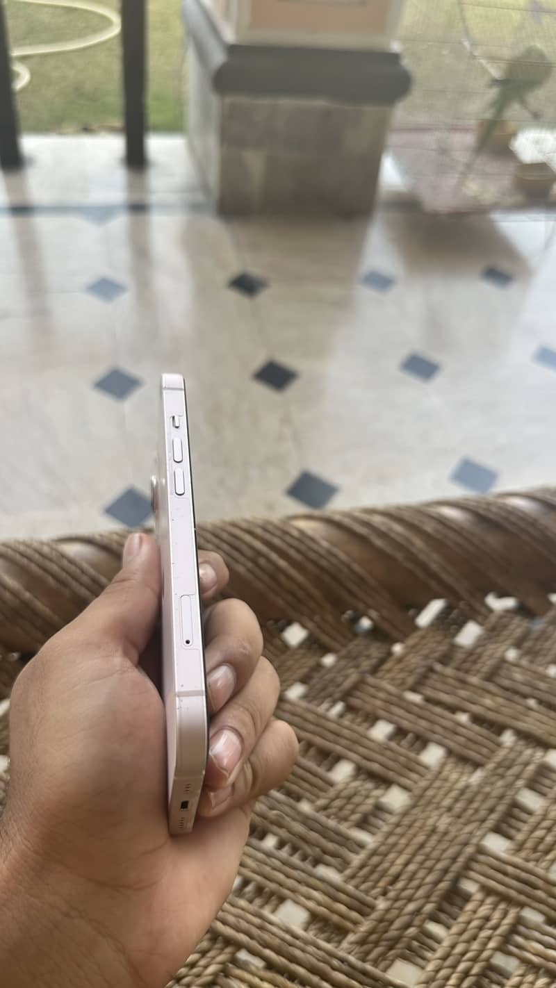 Apple iPhone 13 3