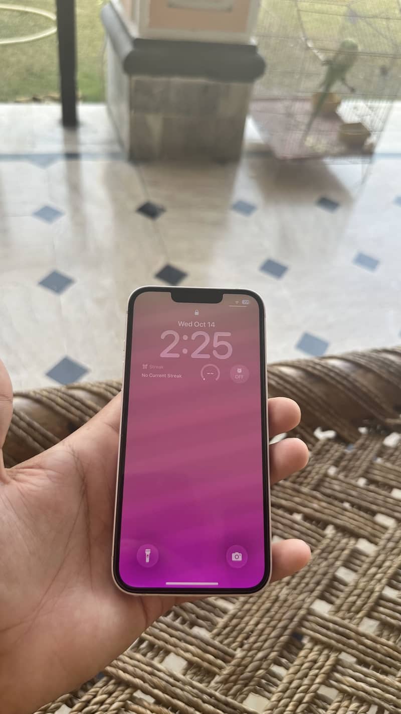 Apple iPhone 13 4