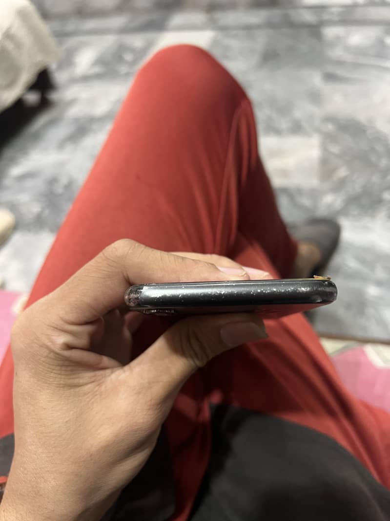Apple iPhone X 6