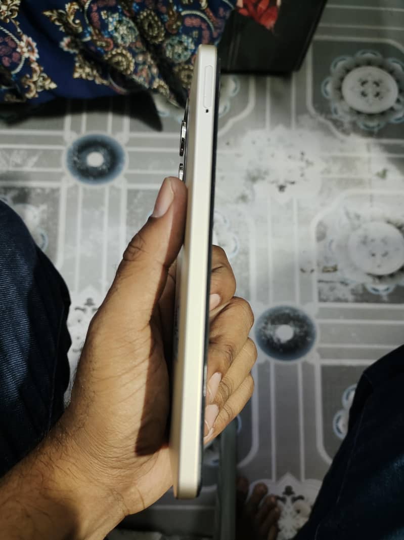 Realme Note 70 4