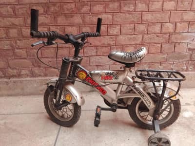baby cycle just 1 ,2 month used h