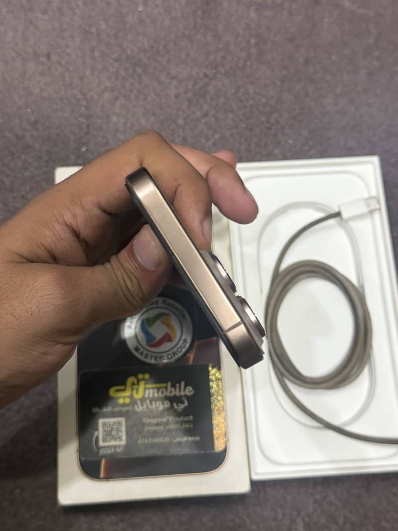 Apple iPhone 16 Pro Max 1