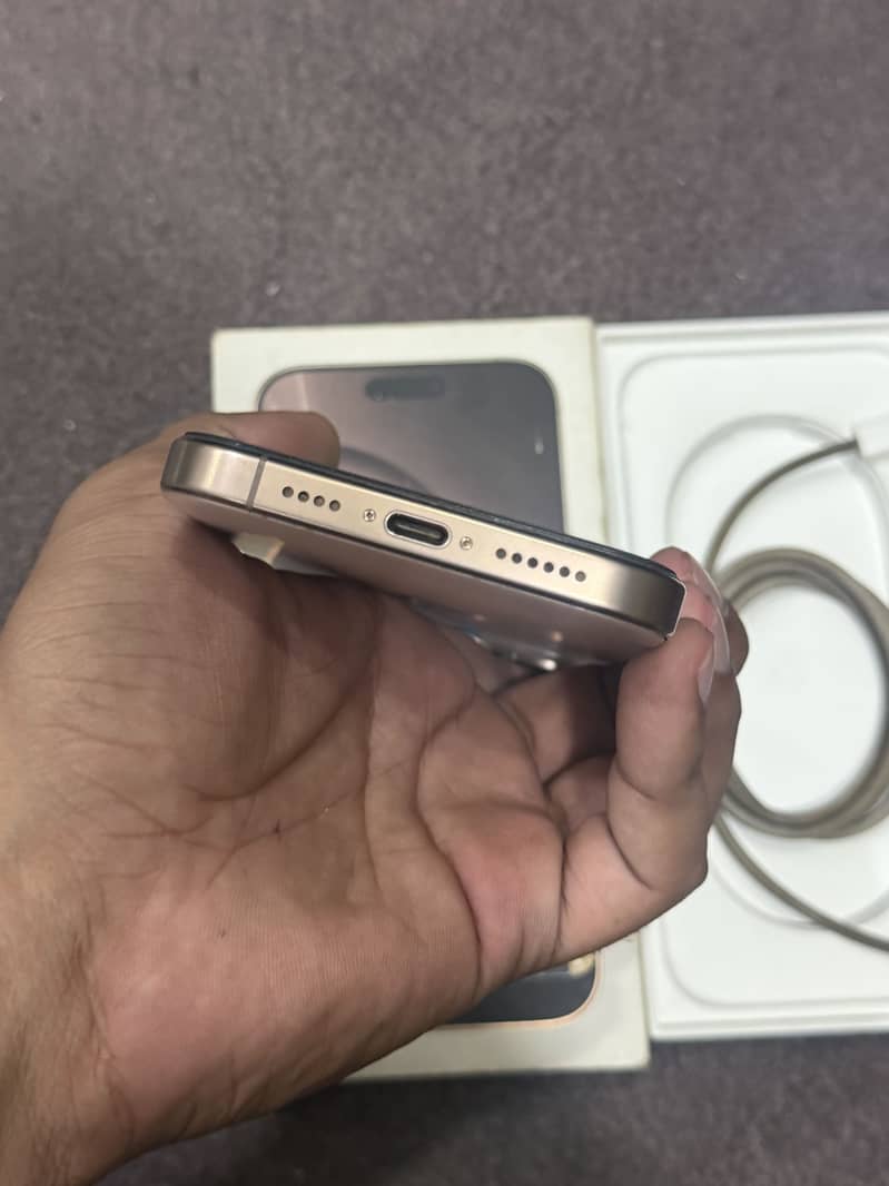 Apple iPhone 16 Pro Max 5