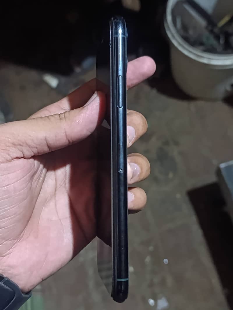 Apple iPhone 11 Pro Max 3