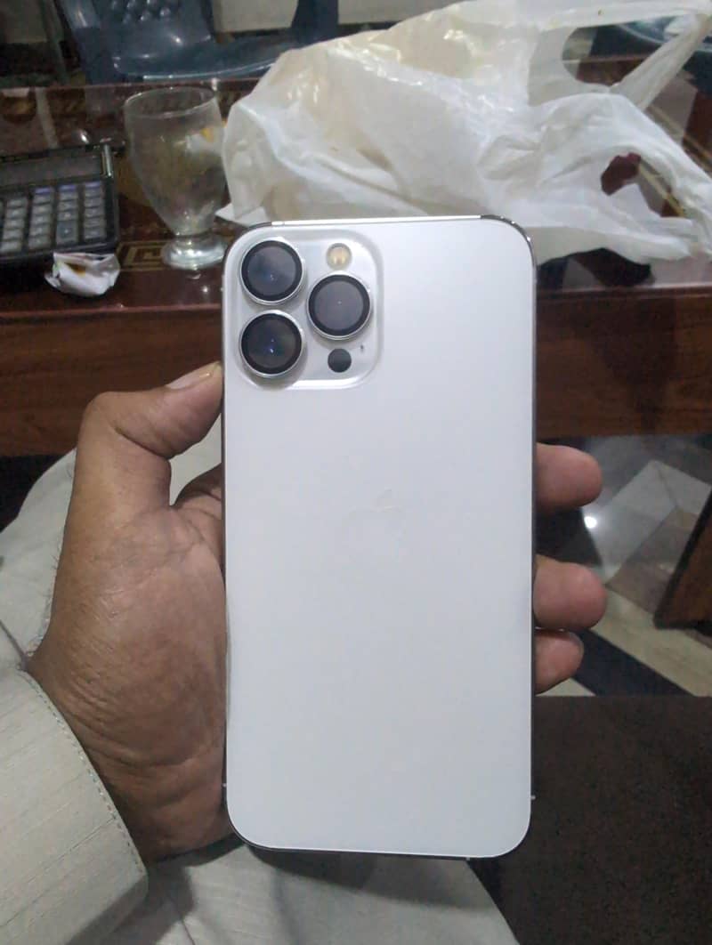 Apple iPhone 13 Pro Max 0