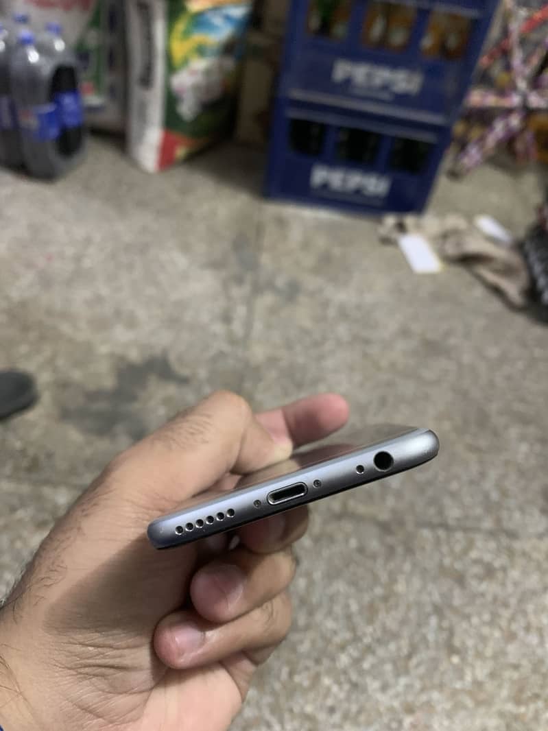Apple iPhone 6 4